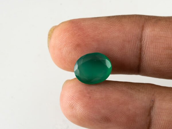 certified-natural-green-onyx-stone-3-90-carat-4-29-ratti-57-in-hand