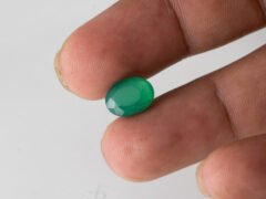 Green Onyx Stone 4.5 carat side view oval cut gemstone