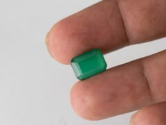 Green Onyx Stone 4.53 carat side view octagon cut gemstone