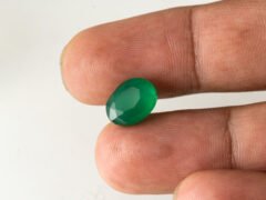 certified-natural-green-onyx-stone-4-63-carat-5-09-ratti-51-in-hand