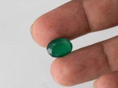 Green Onyx Stone 4.71 carat side view oval cut gemstone