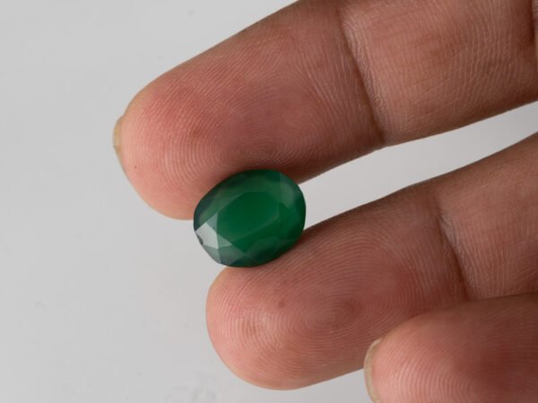 Green Onyx Stone 4.8 carat side view oval cut gemstone