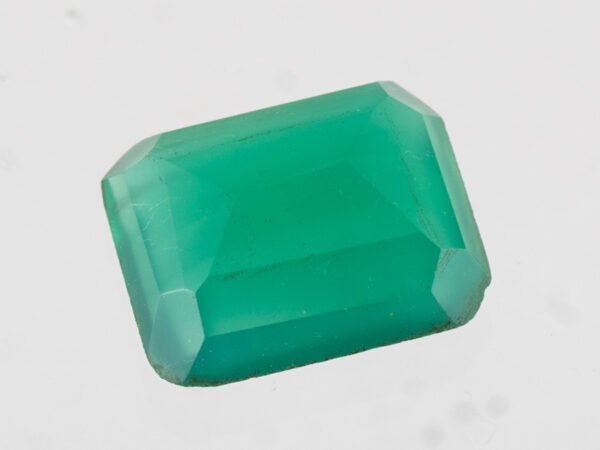 certified-natural-green-onyx-stone-4-85-carat-5-33-ratti-31-back-view