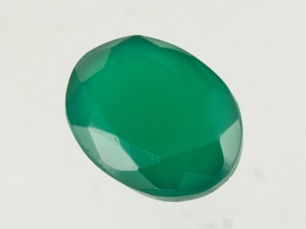 certified-natural-green-onyx-stone-5-03-carat-5-53-ratti-45-side-view