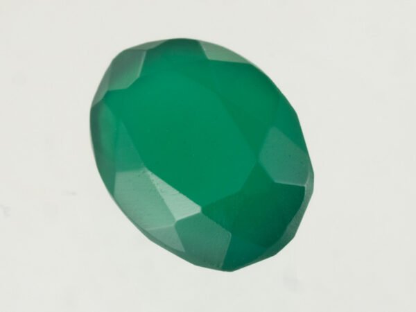 certified-natural-green-onyx-stone-5-19-carat-5-70-ratti-44-side-view