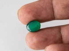 certified-natural-green-onyx-stone-5-38-carat-5-91-ratti-40-in-hand