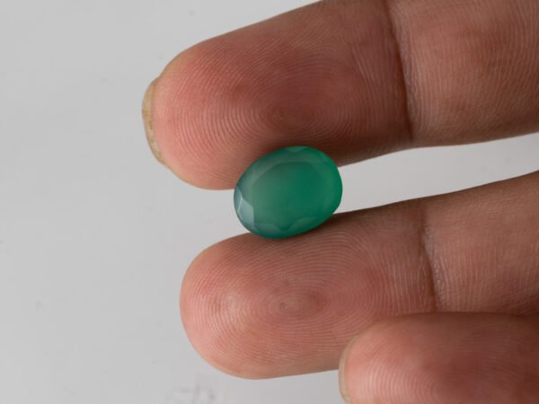 Green Onyx Stone 5.43 carat side view oval cut gemstone