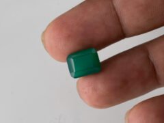 Green Onyx Stone 5.45 carat side view octagon cut gemstone