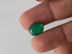 Green Onyx Stone 5.51 carat side view oval cut gemstone