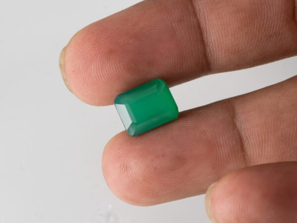 Green Onyx Stone 5.52 carat side view octagon cut gemstone