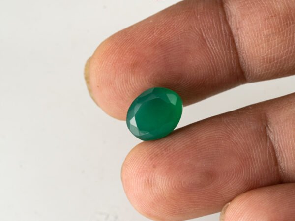 certified-natural-green-onyx-stone-5-73-carat-6-30-ratti-50-in-hand