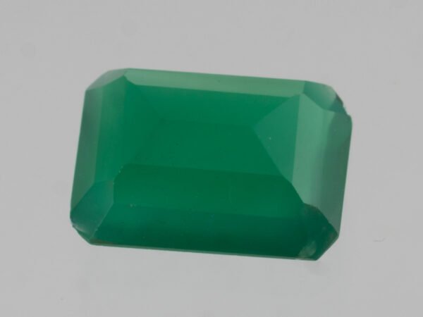 Green Onyx Stone 6.56 carat top view octagon cut Onex Ratna