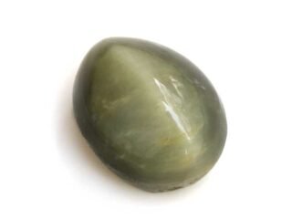 Quartz Cats Eye Lahsuniya 11.11 Carat top view gray cabochon