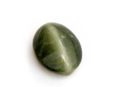 Quartz Cats Eye Lahsuniya 5.19 Carat side view gray cabochon