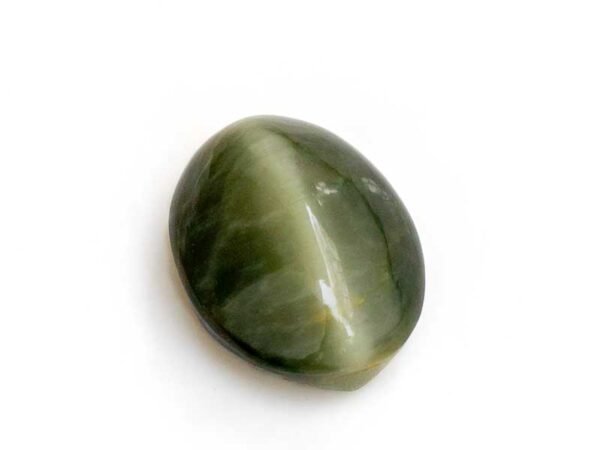 Quartz Cats Eye Lahsuniya 5.19 Carat side view gray cabochon
