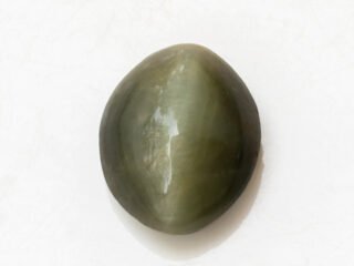 Quartz Cat's Eye Lahsuniya 5.28 carat top view gray cabochon