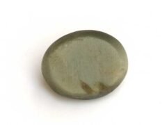 Quartz Cats Eye Lahsuniya 5.48 Carat back view gray cabochon