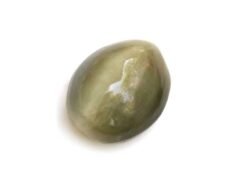 Quartz Cats Eye Lahsuniya 5.60 Carat side view gray cabochon
