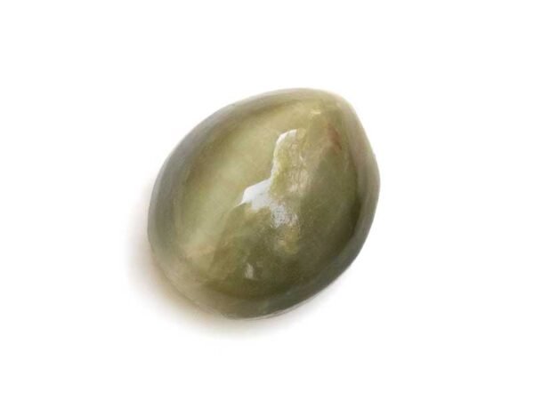 Quartz Cats Eye Lahsuniya 5.60 Carat side view gray cabochon