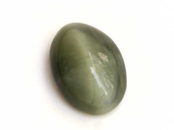Quartz Cats Eye Lahsuniya 5.63 Carat side view gray cabochon