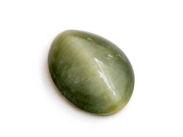 Quartz Cats Eye Lahsuniya 5.68 Carat side view gray cabochon