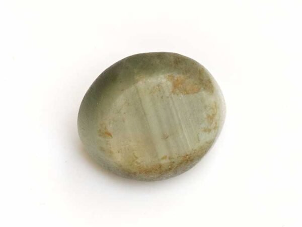 Quartz Cats Eye Lahsuniya 6.20 Carat back view gray cabochon
