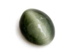 Quartz Cats Eye Lahsuniya 7.80 Carat side view gray cabochon