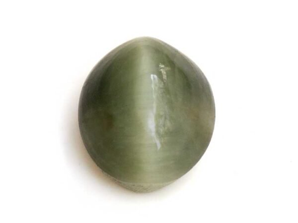 Quartz Cats Eye Lahsuniya 8.14 Carat top view gray cabochon