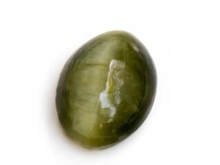 Quartz Cats Eye Lahsuniya 8.20 Carat top view gray cabochon