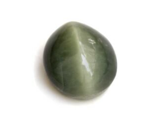Quartz Cats Eye Lahsuniya 8.27 Carat top view gray cabochon