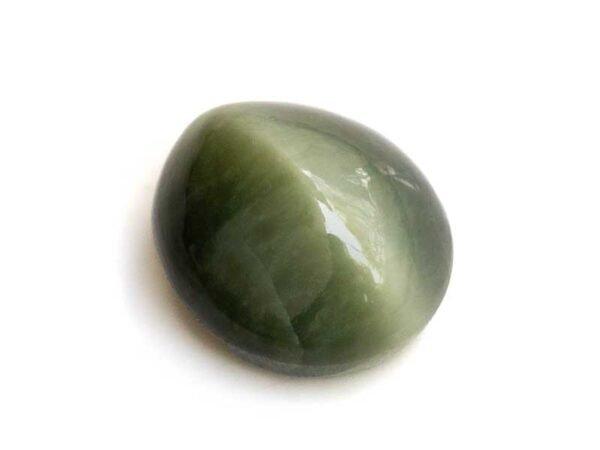 Quartz Cats Eye Lahsuniya 8.27 Carat side view gray cabochon