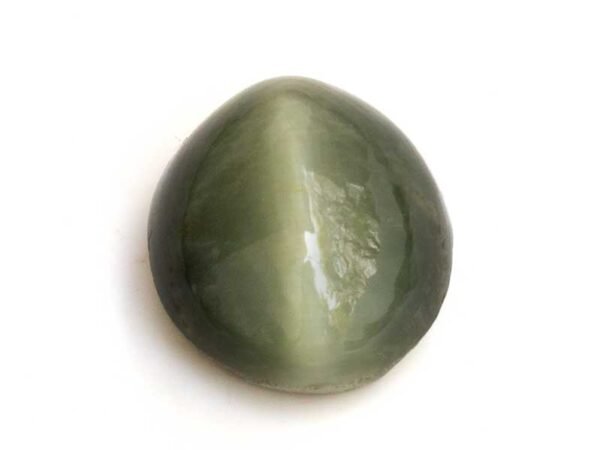 Quartz Cats Eye Lahsuniya 8.87 Carat top view gray cabochon