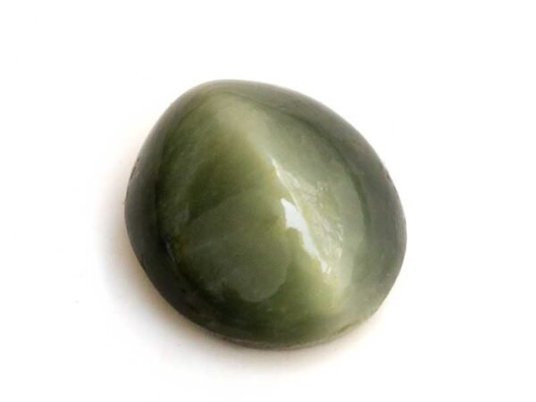 Quartz Cats Eye Lahsuniya 8.87 Carat side view gray cabochon