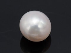 Cultured Pearl Moti 4.69 carat top view creamish white round shape