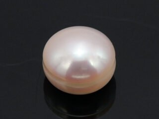 Cultured Pearl Moti 4.86 carat top view creamish white round shape