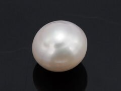 Cultured Pearl Moti 4.95 carat back view rounded surface