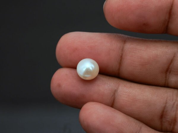 Cultured Pearl Moti 5.14 carat in-hand actual size