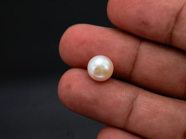 Cultured Pearl Moti 5.20 carat in-hand actual size