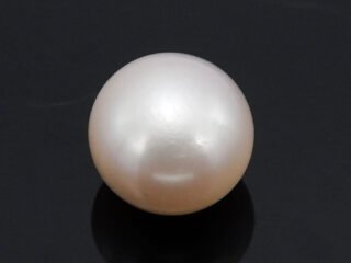 Cultured Pearl Moti 5.42 carat top view creamish white round shape
