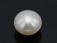 Cultured Pearl Moti 5.61 carat top view creamish white round shape