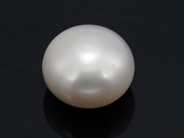 Cultured Pearl Moti 5.80 carat back view rounded surface