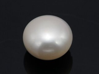 Cultured Pearl Moti 5.80 carat top view creamish white round shape