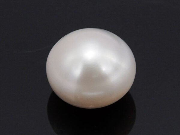 Cultured Pearl Moti 5.81 carat back view rounded surface