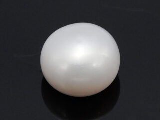 Cultured Pearl Moti 5.83 carat top view creamish white round shape