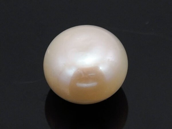 Cultured Pearl Moti 6.07 carat back view rounded surface