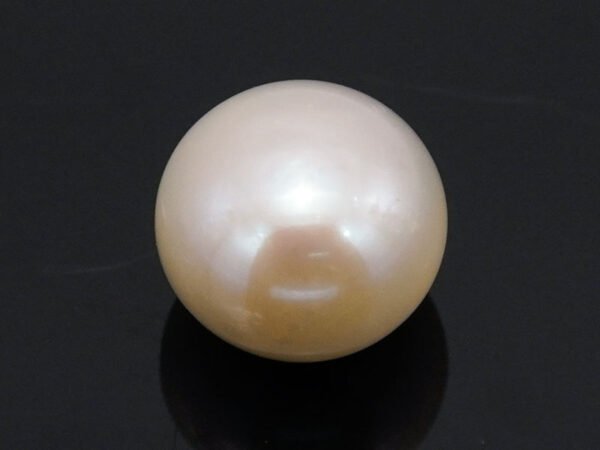 Cultured Pearl Moti 6.07 carat top view creamish white round shape