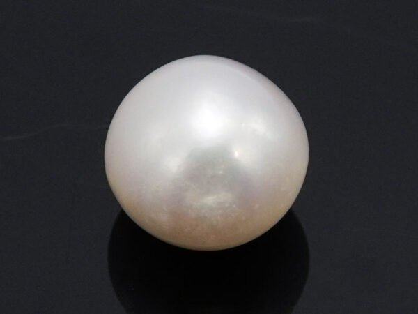 Cultured Pearl Moti 6.09 carat back view rounded surface