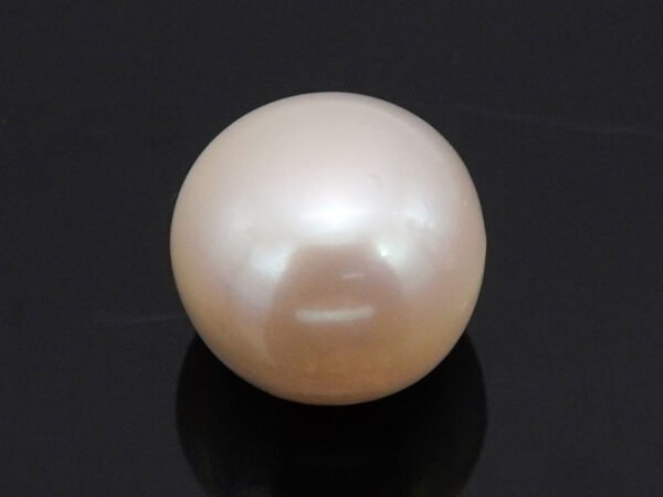 Cultured Pearl Moti 6.13 carat top view creamish white round shape