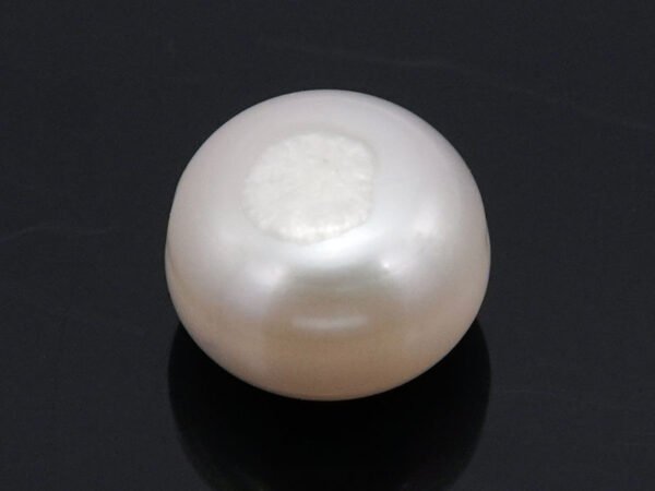 Cultured Pearl Moti 6.17 carat back view rounded surface