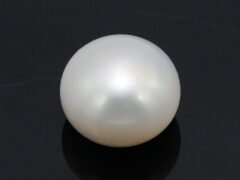 Cultured Pearl Moti 6.18 carat top view creamish white round shape